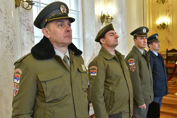 НОВЕ УНИФОРМЕ У ВОЈСЦИ: Слобода и част на рукаву